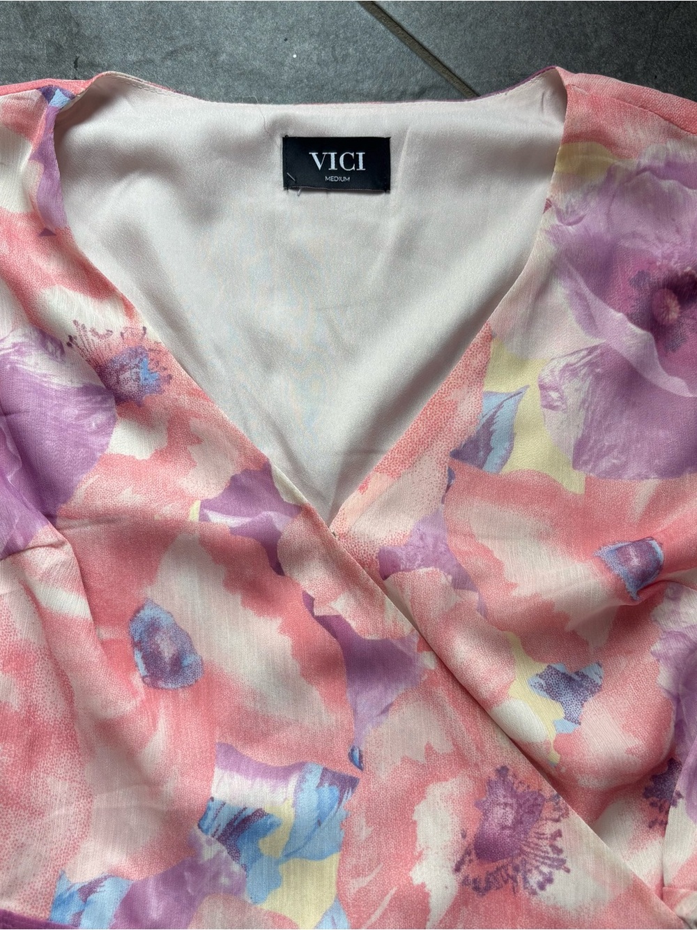 Vici Pink purple Floral Sheer Wrap Dress long sleeve M flowy hem feminine dainty - Picture 3 of 9